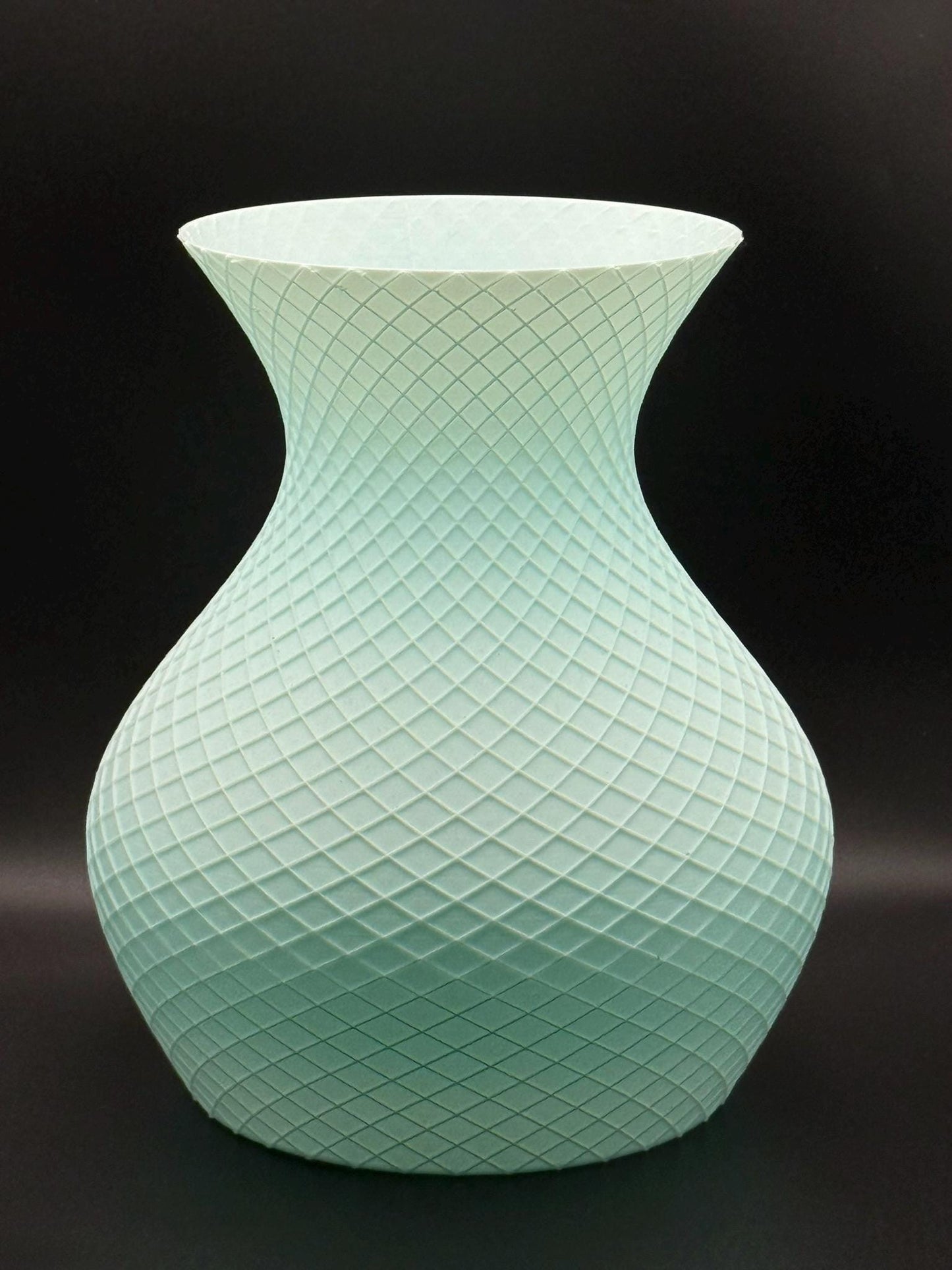 Diamond Grid 3D Printed Vase β Sculptural Modern Decor in Custom Colors